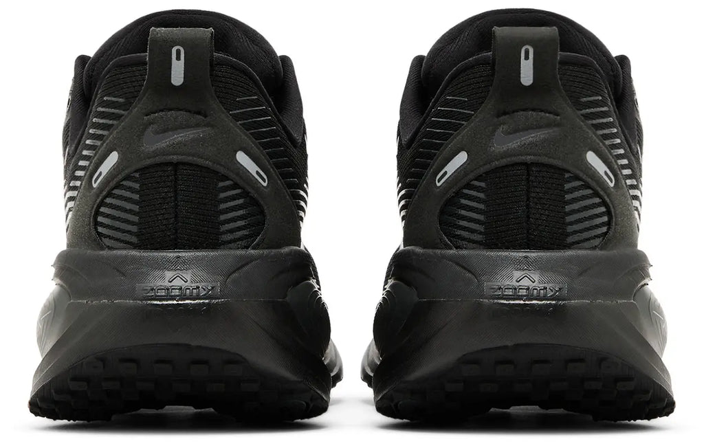 Nike Vomero 18 'Triple Black